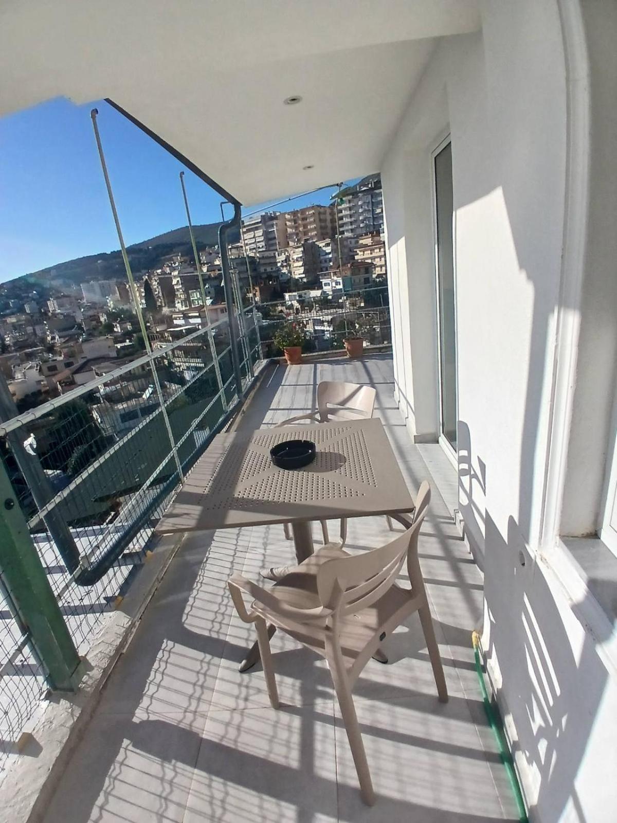 Blue Heaven Apartment Sarandë Exterior foto